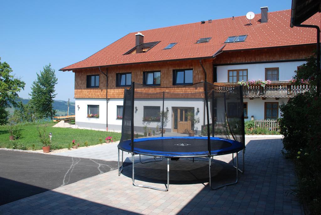Familienferienhof Stabauer Zell am Moos Extérieur photo